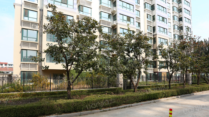 融盛豪庭外景图