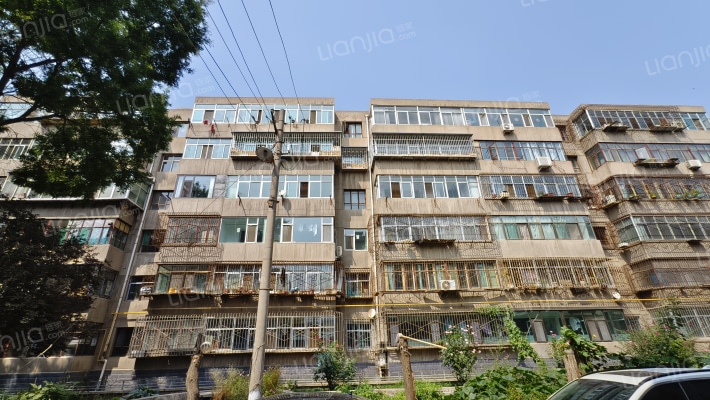 建筑学院家属院外景图