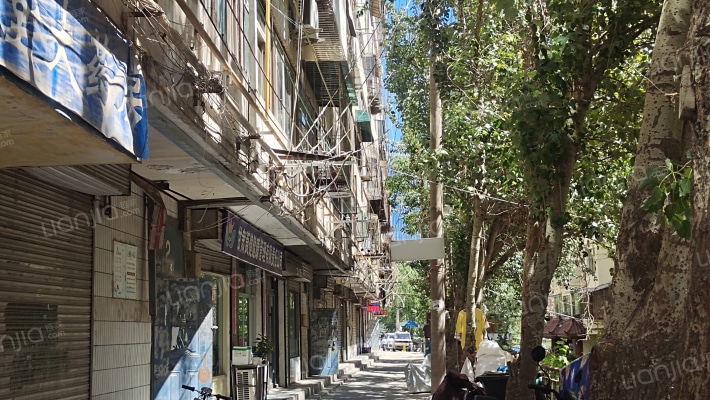 安宁七建家属院外景图