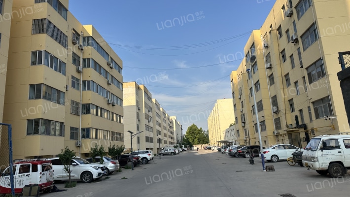 龙城中学教师公寓外景图