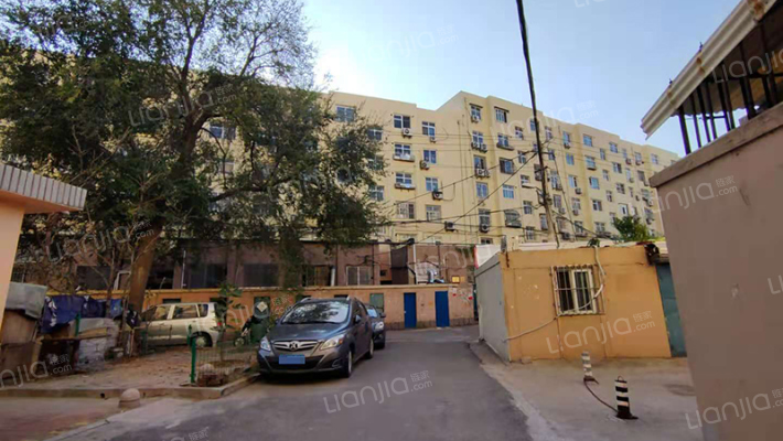 滨河路1051号外景图