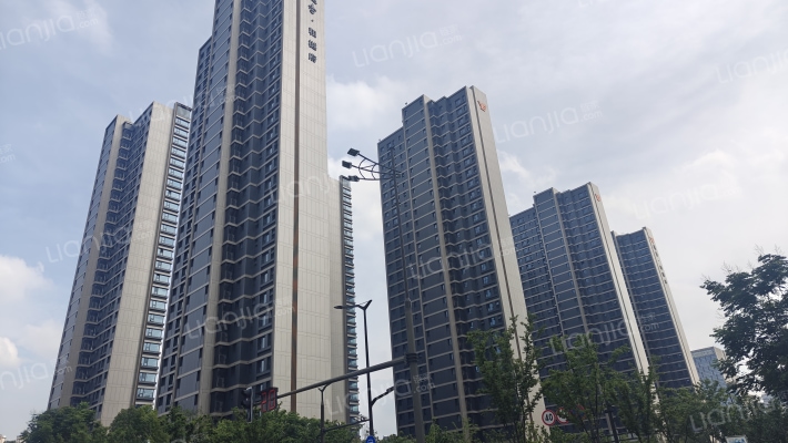 越秀和樾府外景图