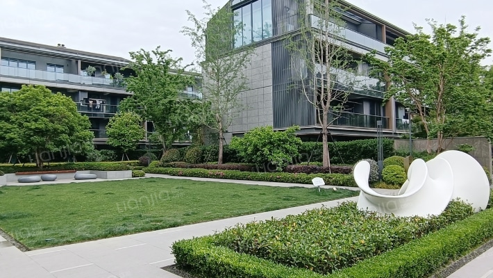 晓月澄庐外景图