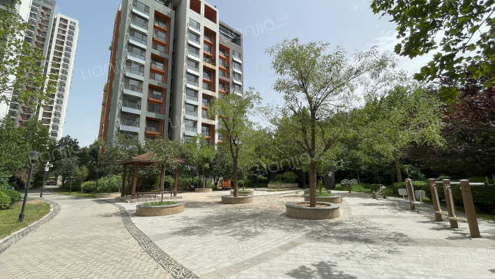 安联水晶坊外景图