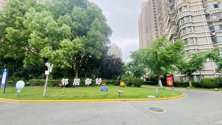 国际一花园外景图