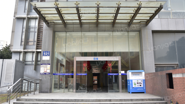 苏豪国际大厦外景图