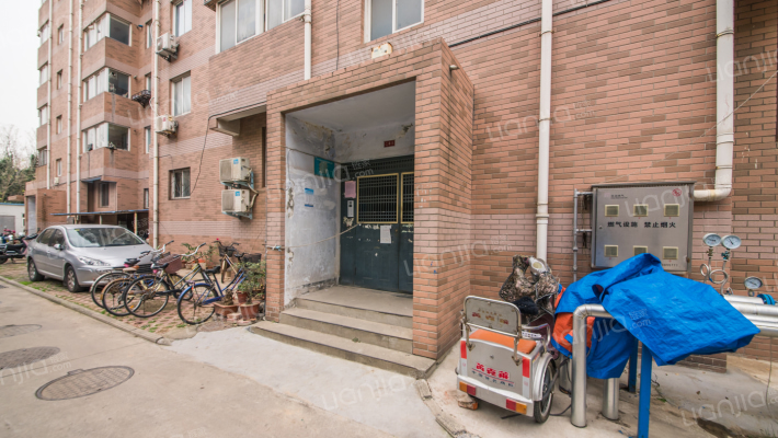 城东路113号院外景图