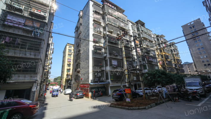 吴家安置房外景图