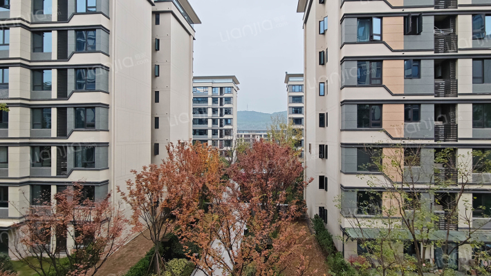 龙湖云瑶玉陛玉山二组团外景图