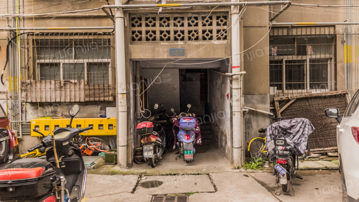 庞公公寓外景图