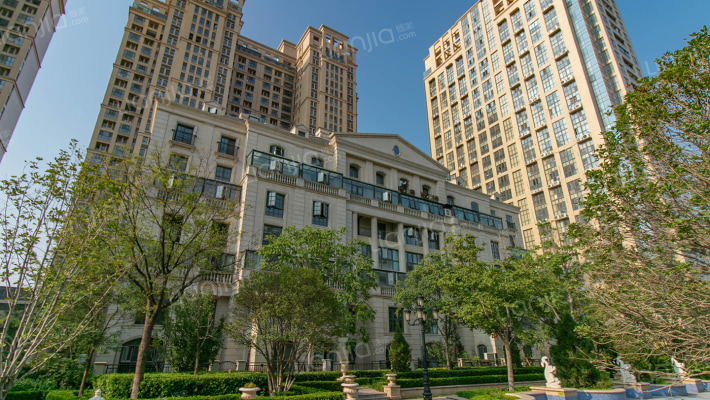 塞纳左岸外景图