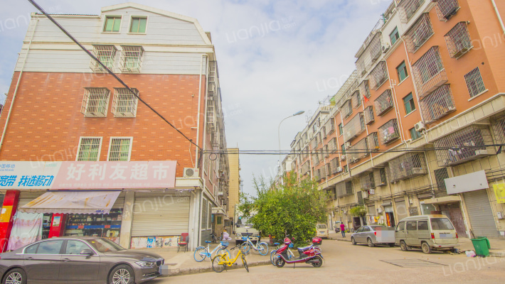 鸿儒小区外景图