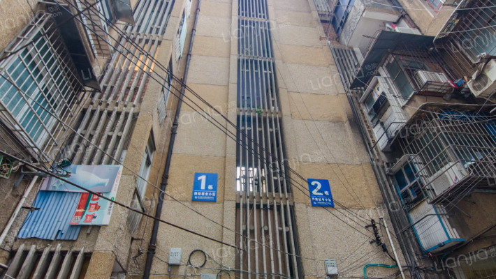 长卫商务楼外景图