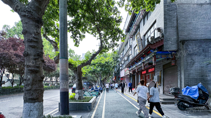 秦农银行家属楼外景图