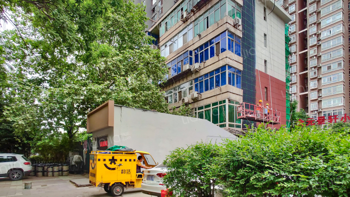 塑机厂家属院外景图