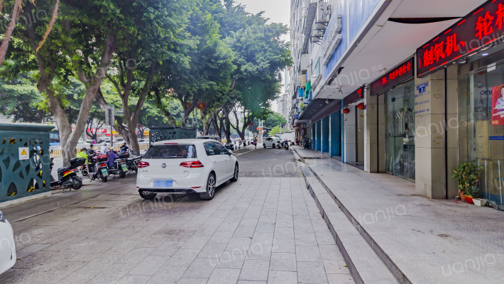 西城公寓外景图