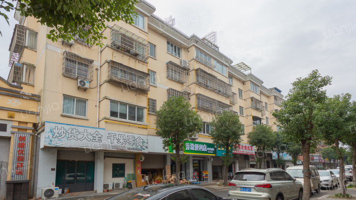 小越农贸市场商住楼外景图