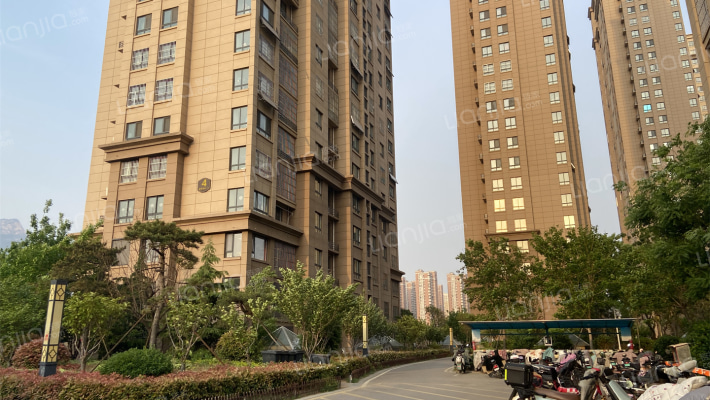 领秀城二期外景图