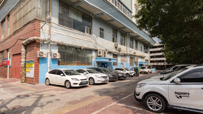 佳新商住楼外景图