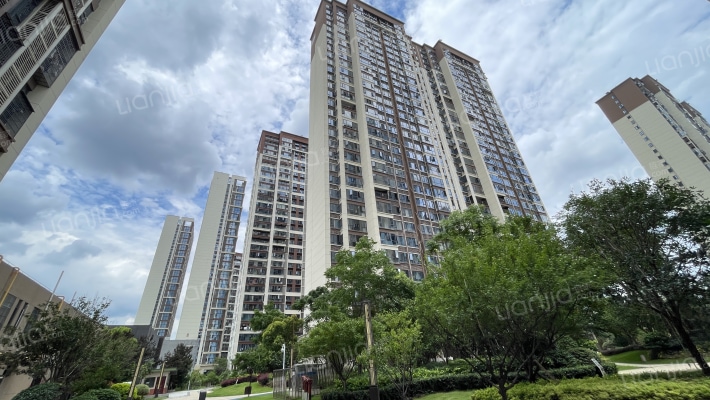 华远海蓝郡外景图