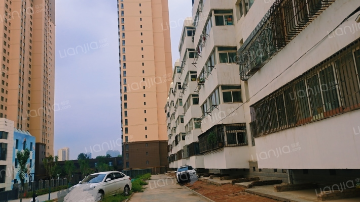 万里小区西区外景图