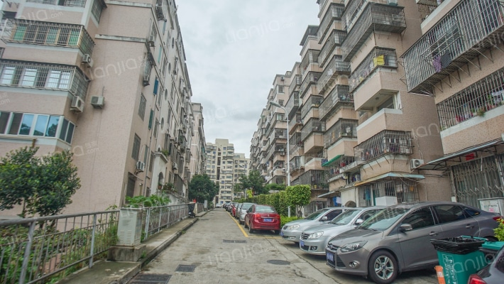 和旭里小区外景图