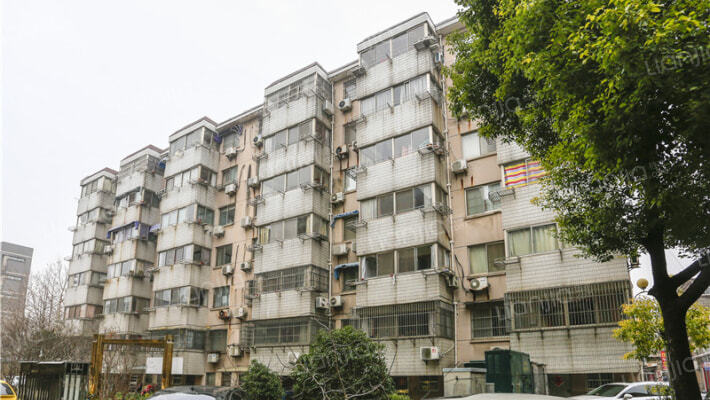 市医院一宿舍区外景图