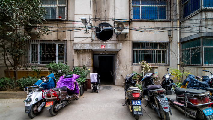 胜鸿小区外景图