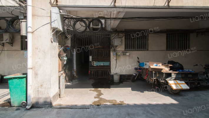 1818美食广场外景图