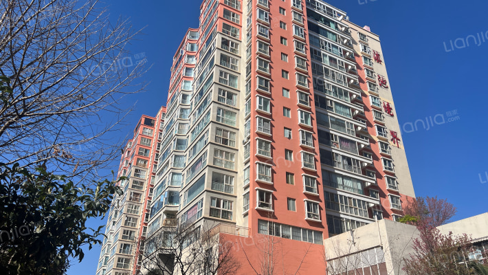 滇池境界外景图