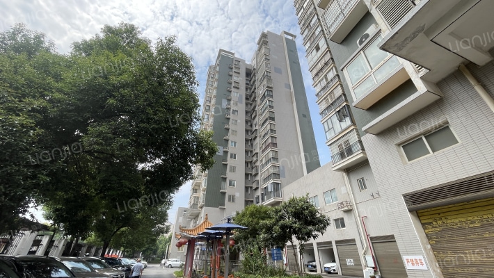 望邮公寓外景图