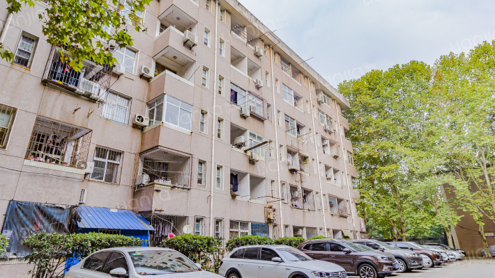 华中科技大学东校区教职工宿舍外景图