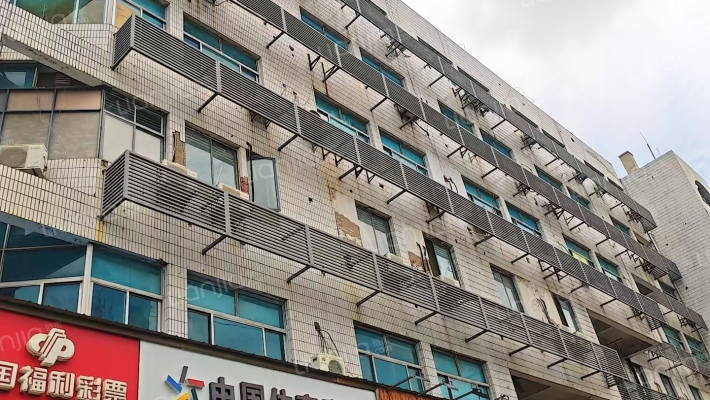 华达大厦外景图