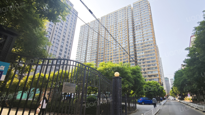 龙园小区中区外景图