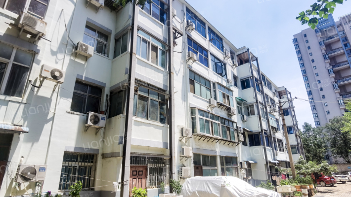 送变电工程公司家属院外景图