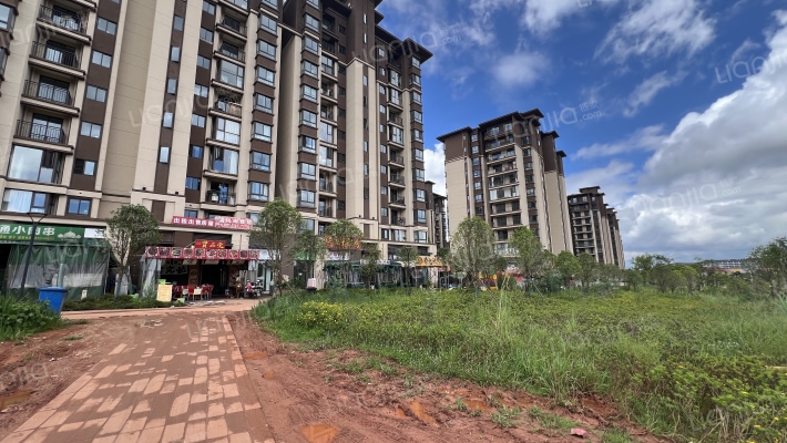 融创雁来湖小镇外景图