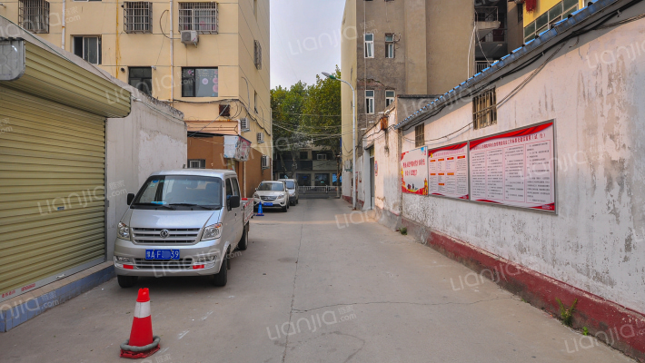 中华路南段235号外景图