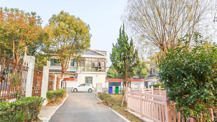 金澄湖花园别墅外景图