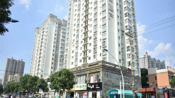 逸景公寓外景图