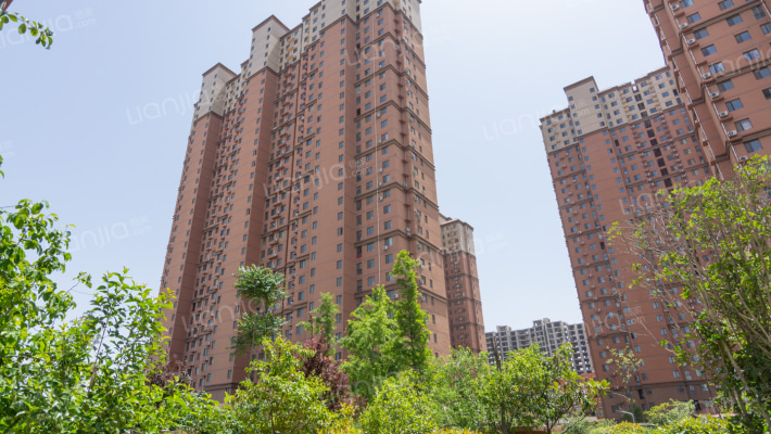 蓝天中央公园外景图