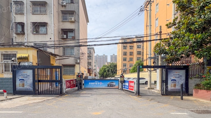运管小区外景图