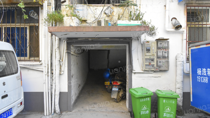 东顺河街住宅楼外景图