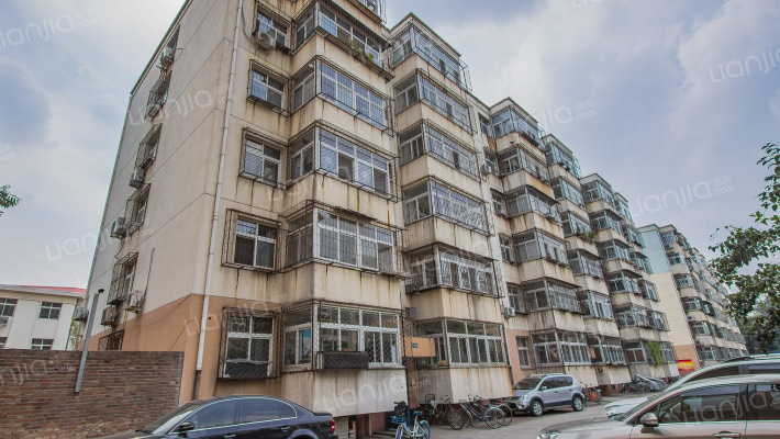 物探家园外景图