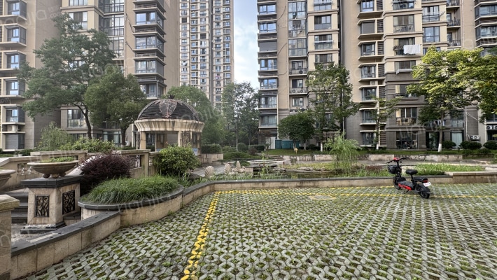 顶峰丽景嘉园外景图