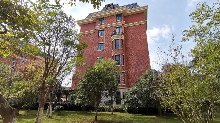 伊顿公馆外景图