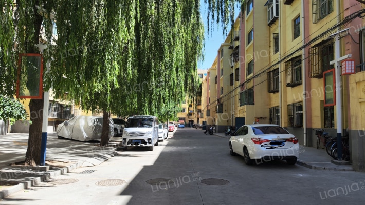 省建一安公司家属院外景图