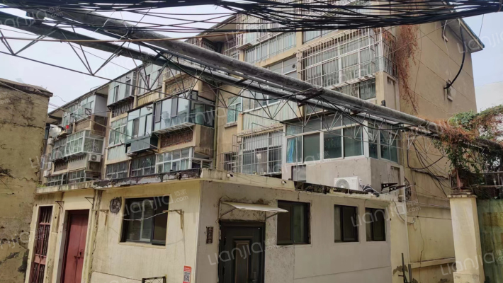 五金宿舍外景图