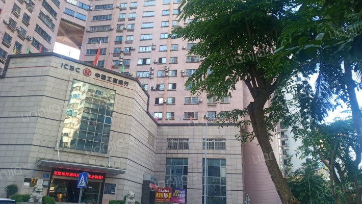 德派斯大厦外景图