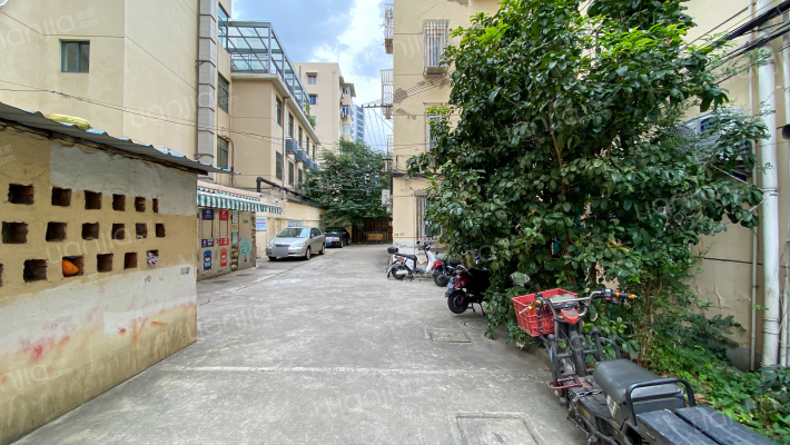 江苏路734弄外景图