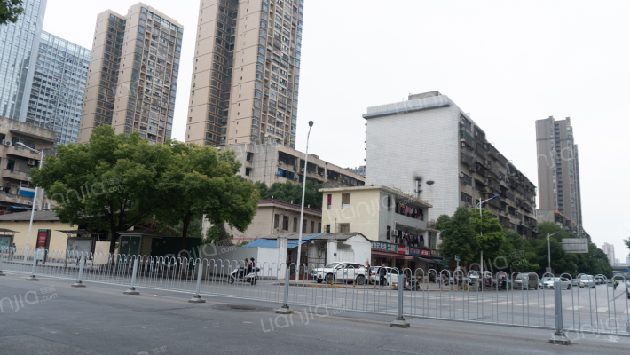 湖南警察学院马王堆宿舍外景图